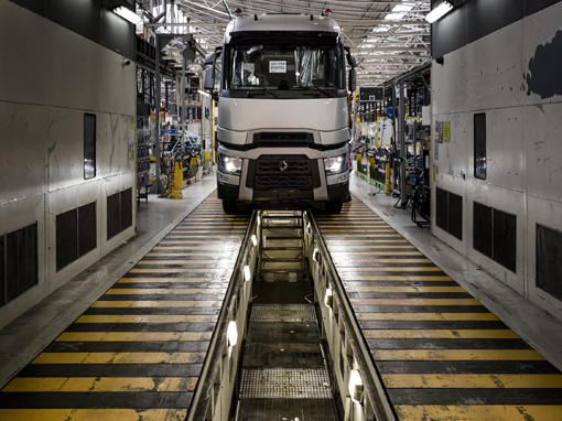 Renault Trucks wznawia produkcję we Francji