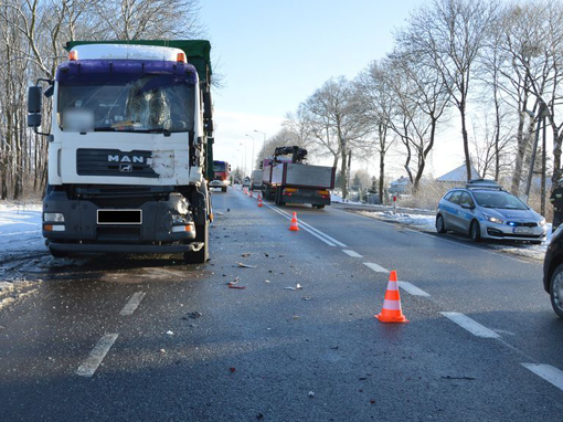 Mercedes wyhamował a MAN nie zdążył