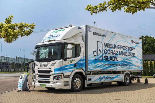 Żabka testuje elektryczną dystrybucyjną Scanię
