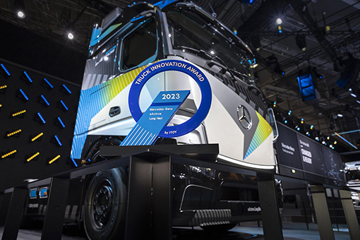 Mercedes-Benz eActros LongHaul wyróżniony „2023 Truck Innovation Award” 