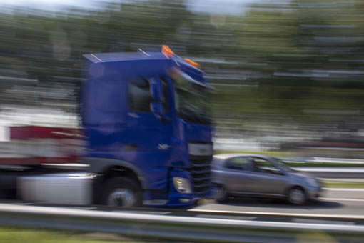 Niderlandy wprowadzą podatek drogowy od ciężarówek w 2026 r.