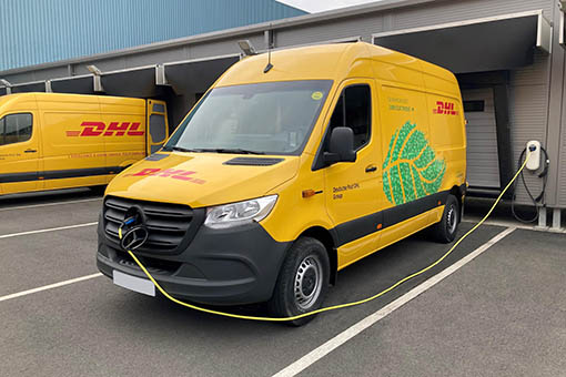 DHL Express elektryfikuje flotę z pomocą Shell