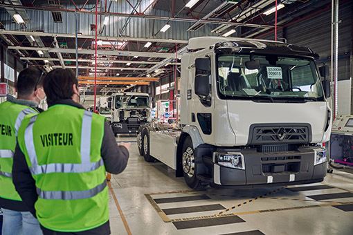 Już 1000 ciężarówek elektrycznych wyjechało z fabryki Renault Trucks w Blainville-Sur-Orne