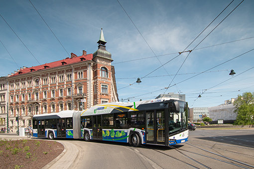 18 przegubowych elektrycznych Solarisów dla Krakowa