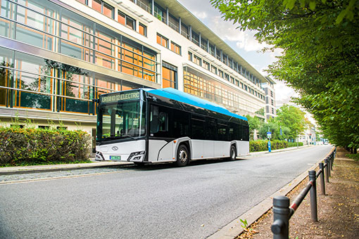 W Piotrkowie Trybunalskim będzie jeździło 12 e-busów Solarisa