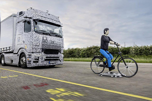 Daimler Truck realizuje „Wizję Zero” 