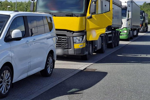 Zakaz wyprzedzania dla ciężarówek pod kontrolą inspektorów 