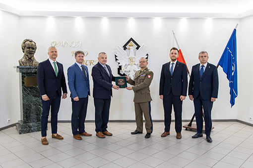 Daimler Truck Polska objęło patronat nad nowym kierunkiem studiów