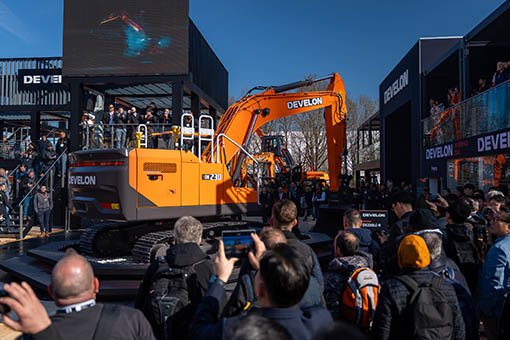 Develon prezentuje nowoczesne koparki serii „-9” na targach Bauma